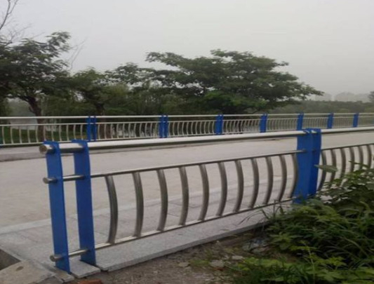 不銹鋼景觀護(hù)欄